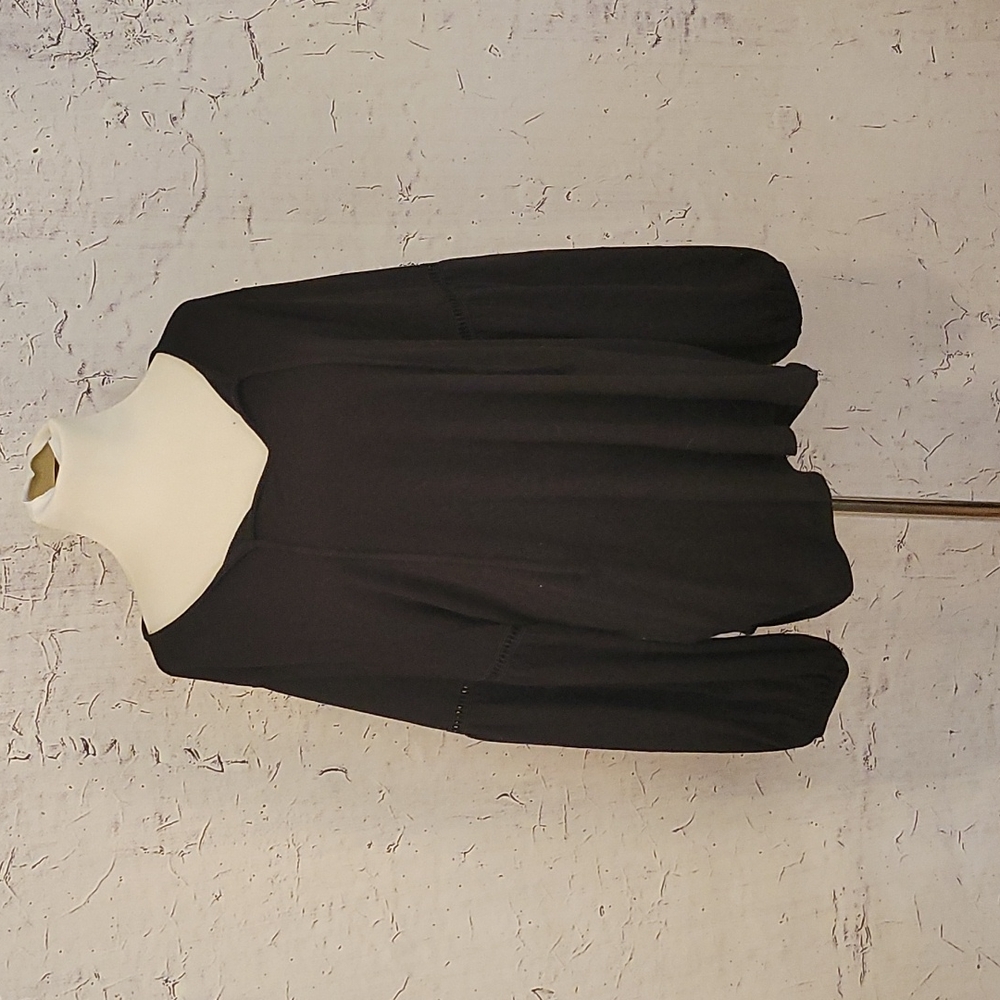 Old Navy black blouse